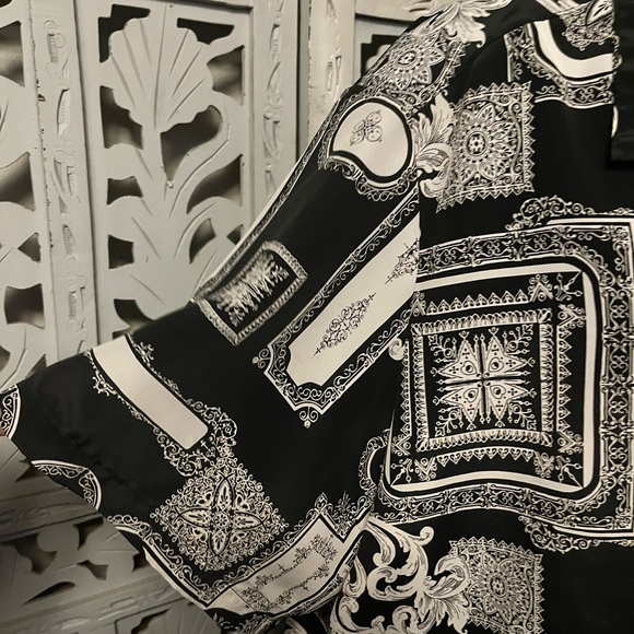 FASHION ATTITUDE VINTAGE VIBES BLACK & OFF WHITE SHORT SLEEVE BUTTON UP PLUS TOP - Picture 5 of 9